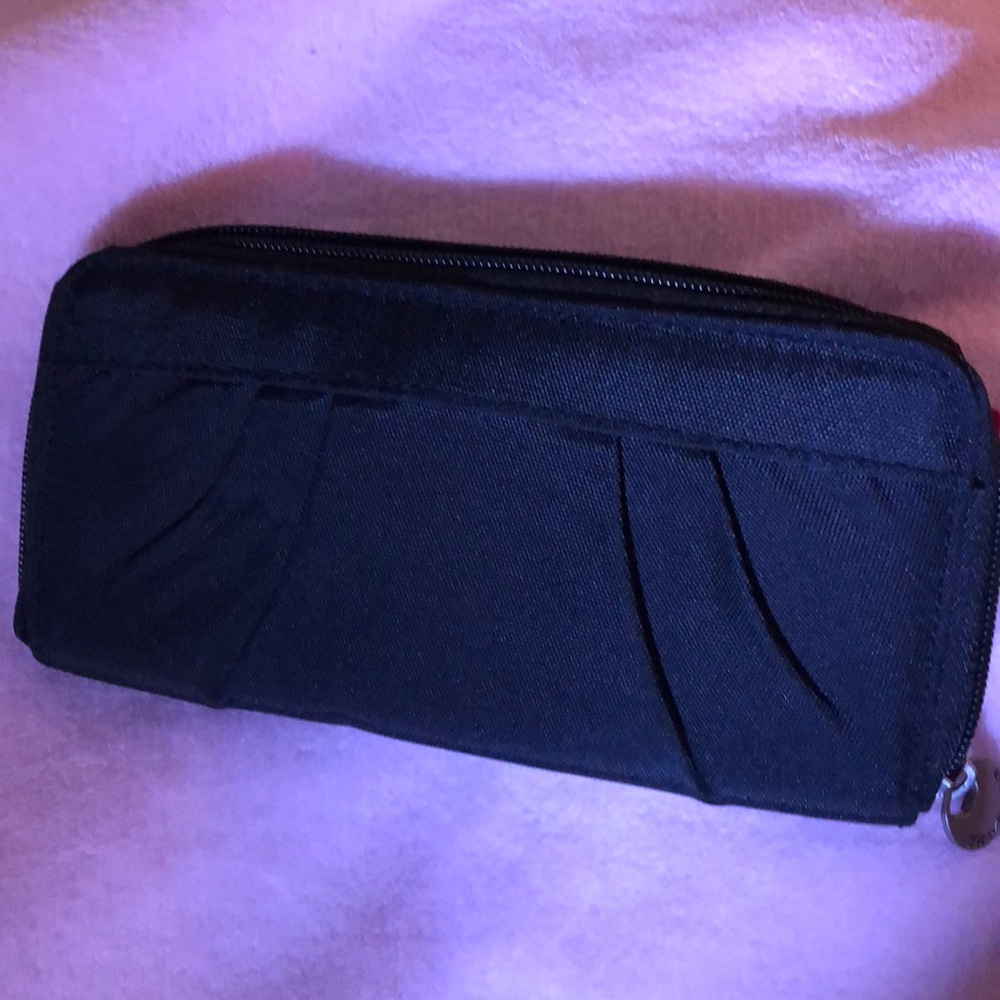 Travelon RDIF wallet